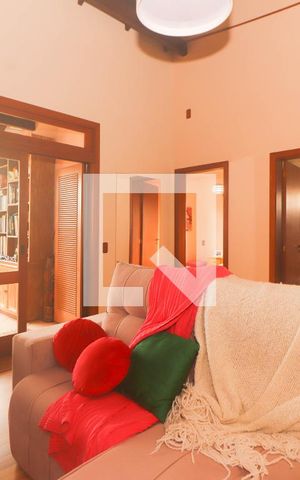 Casa à venda com 400m², 4 quartos e 4 vagas Casa à venda com 400m², 4 quartos e 4 vagasSala