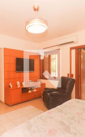Casa à venda com 400m², 4 quartos e 4 vagas Casa à venda com 400m², 4 quartos e 4 vagasSuíte
