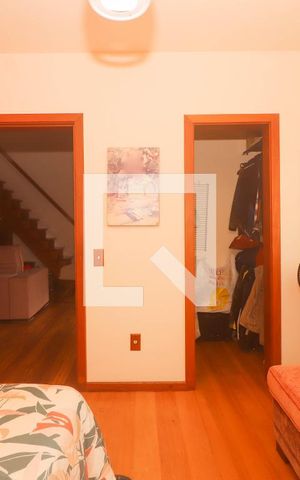 Casa à venda com 400m², 4 quartos e 4 vagas Casa à venda com 400m², 4 quartos e 4 vagasQuarto 2