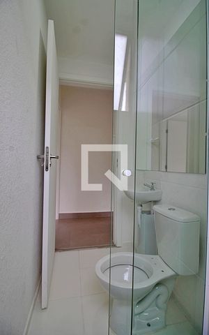 Apartamento para alugar com 48m², 2 quartos e sem vaga Apartamento para alugar com 48m², 2 quartos e sem vagaBanheiro