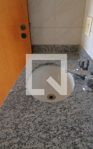 Apartamento para alugar com 149m², 4 quartos e 3 vagasPia banheiro da suíte 1