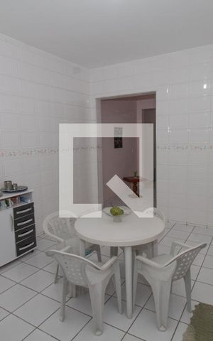 Casa à venda com 293m², 3 quartos e 4 vagas Casa à venda com 293m², 3 quartos e 4 vagasCozinha Inferior