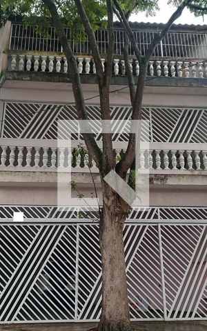 Casa à venda com 293m², 3 quartos e 4 vagas Casa à venda com 293m², 3 quartos e 4 vagasFachada da Casa