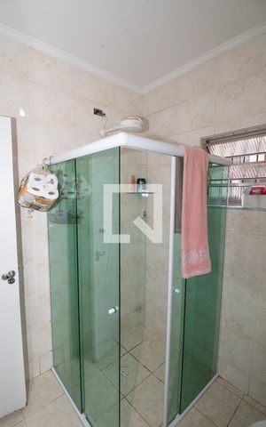 Casa à venda com 293m², 3 quartos e 4 vagas Casa à venda com 293m², 3 quartos e 4 vagasBanheiro Social Superior