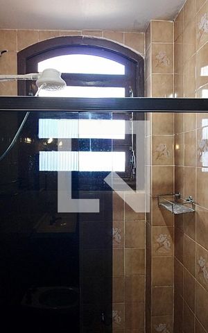 Casa para alugar com 600m², 6 quartos e 5 vagas Casa para alugar com 600m², 6 quartos e 5 vagasBanheiro da Suíte 2v