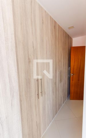 Apartamento à venda com 109m², 2 quartos e 2 vagas Apartamento à venda com 109m², 2 quartos e 2 vagasArmário