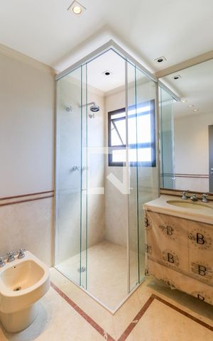 Apartamento à venda com 464m², 5 quartos e 4 vagas Apartamento à venda com 464m², 5 quartos e 4 vagasBanheiro da Suíte 2