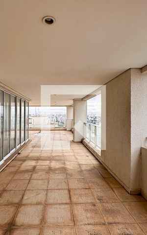 Apartamento à venda com 820m², 6 quartos e 6 vagasVaranda