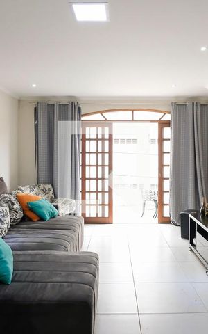 Casa à venda com 380m², 5 quartos e 2 vagasSala