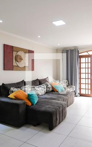 Casa à venda com 380m², 5 quartos e 2 vagasSala