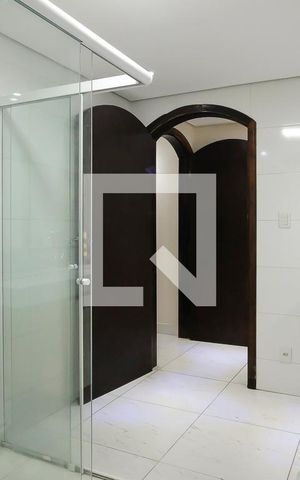 Casa à venda com 380m², 5 quartos e 2 vagasBanheiro Suíte 2