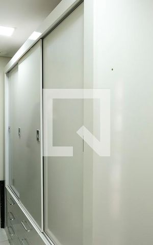 Casa à venda com 380m², 5 quartos e 2 vagasCloset Suíte 2