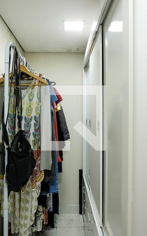 Casa à venda com 380m², 5 quartos e 2 vagasCloset Suíte 2