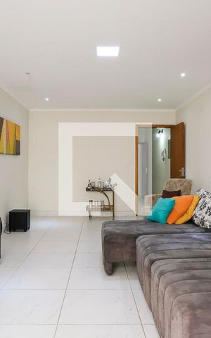 Casa à venda com 380m², 5 quartos e 2 vagasSala