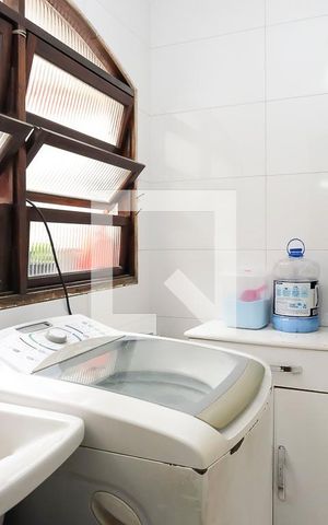 Casa à venda com 380m², 5 quartos e 2 vagasÁrea de Serviço