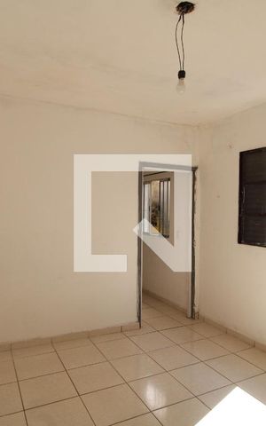 Casa para alugar com 32m², 1 quarto e sem vagaSala/Quarto