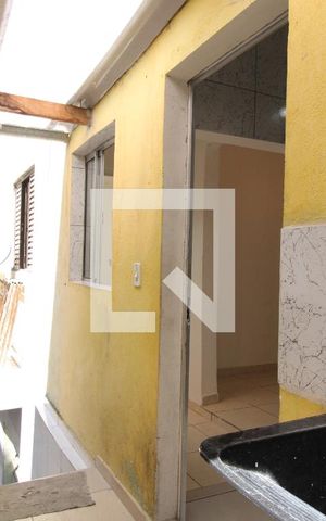 Casa para alugar com 32m², 1 quarto e sem vagaÁrea de Serviço