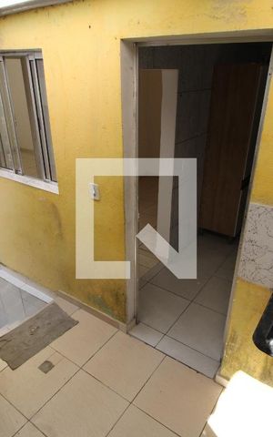 Casa para alugar com 32m², 1 quarto e sem vagaÁrea de Serviço