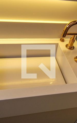 Apartamento para alugar com 84m², 2 quartos e 1 vaga Apartamento para alugar com 84m², 2 quartos e 1 vagaBanheiro da Suíte
