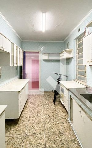 Casa à venda com 180m², 3 quartos e 3 vagas Casa à venda com 180m², 3 quartos e 3 vagasCozinha