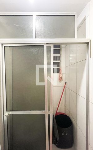 Casa à venda com 180m², 3 quartos e 3 vagas Casa à venda com 180m², 3 quartos e 3 vagasBanheiro 1