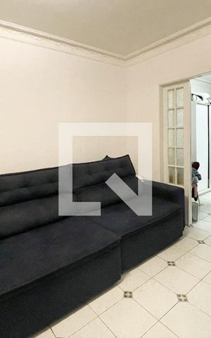 Casa à venda com 180m², 3 quartos e 3 vagas Casa à venda com 180m², 3 quartos e 3 vagasSala