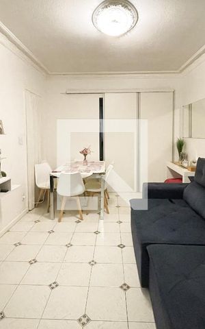 Casa à venda com 180m², 3 quartos e 3 vagas Casa à venda com 180m², 3 quartos e 3 vagasSala