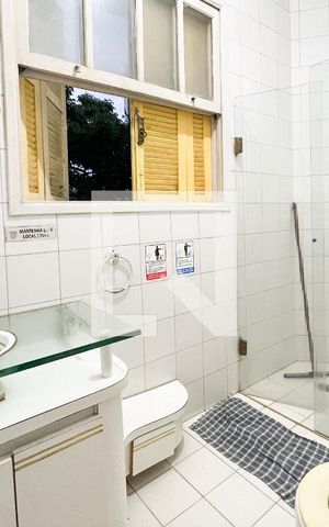 Casa à venda com 180m², 3 quartos e 3 vagas Casa à venda com 180m², 3 quartos e 3 vagasBanheiro 2