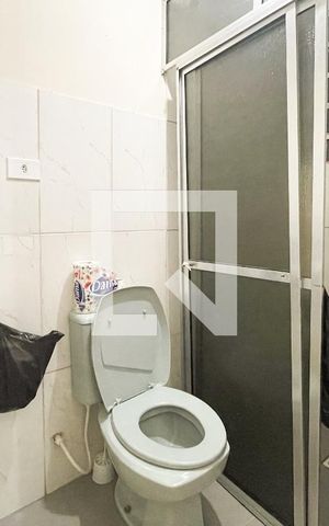 Casa à venda com 180m², 3 quartos e 3 vagas Casa à venda com 180m², 3 quartos e 3 vagasBanheiro 1