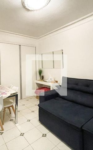 Casa à venda com 180m², 3 quartos e 3 vagas Casa à venda com 180m², 3 quartos e 3 vagasSala