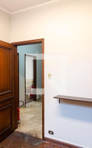 Casa à venda com 296m², 3 quartos e 2 vagasEscritório