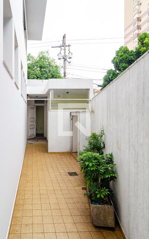 Casa à venda com 296m², 3 quartos e 2 vagasÁrea de Serviço