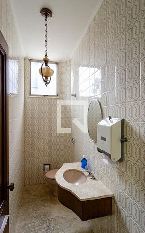 Casa à venda com 296m², 3 quartos e 2 vagasLavabo