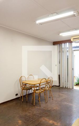 Casa à venda com 296m², 3 quartos e 2 vagasSala