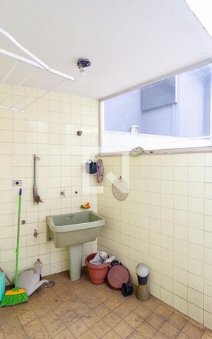Casa à venda com 296m², 3 quartos e 2 vagasLavanderia