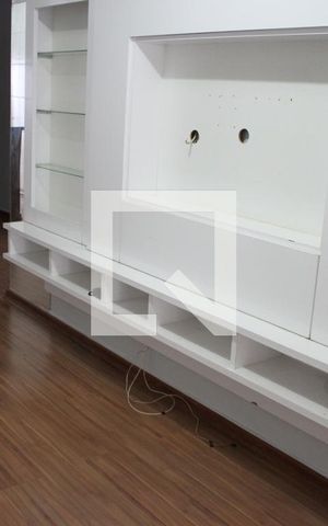Casa para alugar com 80m², 2 quartos e 2 vagasSala