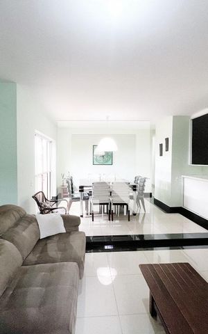 Casa à venda com 193m², 4 quartos e 4 vagas Casa à venda com 193m², 4 quartos e 4 vagasSala/Sala de jantar