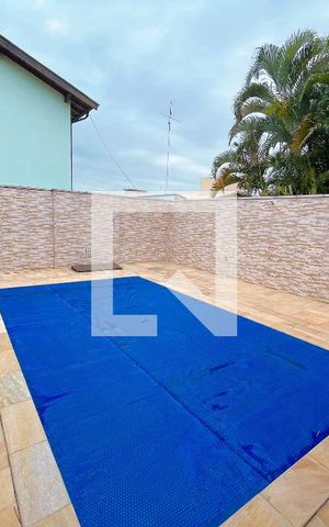 Casa à venda com 193m², 4 quartos e 4 vagas Casa à venda com 193m², 4 quartos e 4 vagasÁrea comum