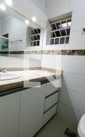 Casa à venda com 193m², 4 quartos e 4 vagas Casa à venda com 193m², 4 quartos e 4 vagasBanheiro