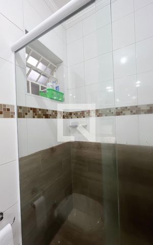 Casa à venda com 193m², 4 quartos e 4 vagas Casa à venda com 193m², 4 quartos e 4 vagasBanheiro
