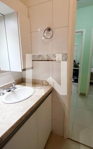 Casa à venda com 193m², 4 quartos e 4 vagas Casa à venda com 193m², 4 quartos e 4 vagasBanheiro