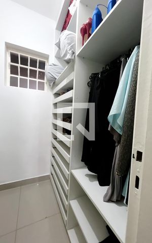 Casa à venda com 193m², 4 quartos e 4 vagas Casa à venda com 193m², 4 quartos e 4 vagasQuarto