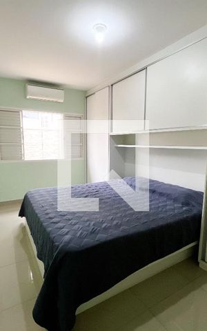 Casa à venda com 193m², 4 quartos e 4 vagas Casa à venda com 193m², 4 quartos e 4 vagasQuarto