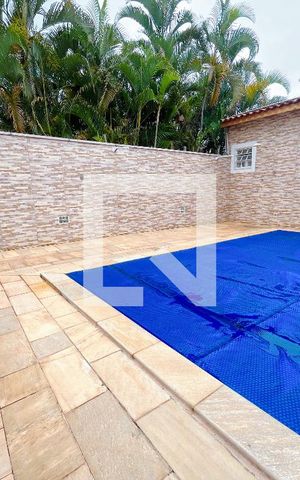 Casa à venda com 193m², 4 quartos e 4 vagas Casa à venda com 193m², 4 quartos e 4 vagasÁrea comum