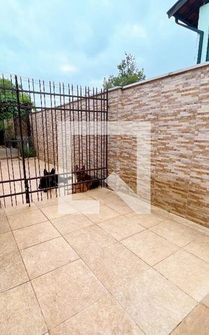 Casa à venda com 193m², 4 quartos e 4 vagas Casa à venda com 193m², 4 quartos e 4 vagasÁrea comum