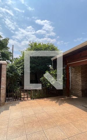 Casa à venda com 193m², 4 quartos e 4 vagas Casa à venda com 193m², 4 quartos e 4 vagasGaragem