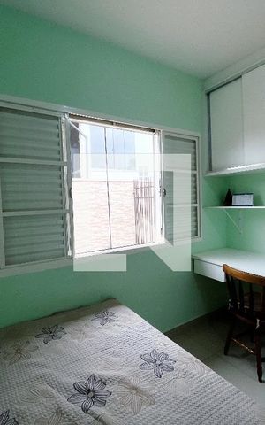Casa à venda com 193m², 4 quartos e 4 vagas Casa à venda com 193m², 4 quartos e 4 vagasQuarto