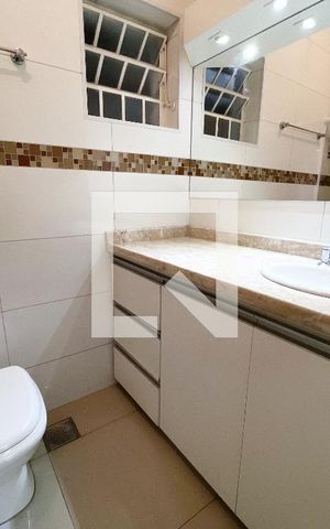 Casa à venda com 193m², 4 quartos e 4 vagas Casa à venda com 193m², 4 quartos e 4 vagasBanheiro