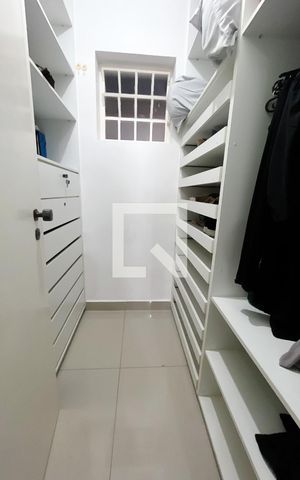 Casa à venda com 193m², 4 quartos e 4 vagas Casa à venda com 193m², 4 quartos e 4 vagasQuarto