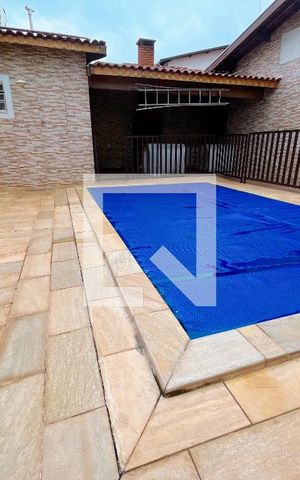 Casa à venda com 193m², 4 quartos e 4 vagas Casa à venda com 193m², 4 quartos e 4 vagasÁrea comum